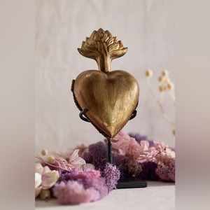 New Anthropologie Terrain Brass Heart Curio + Stand Medium